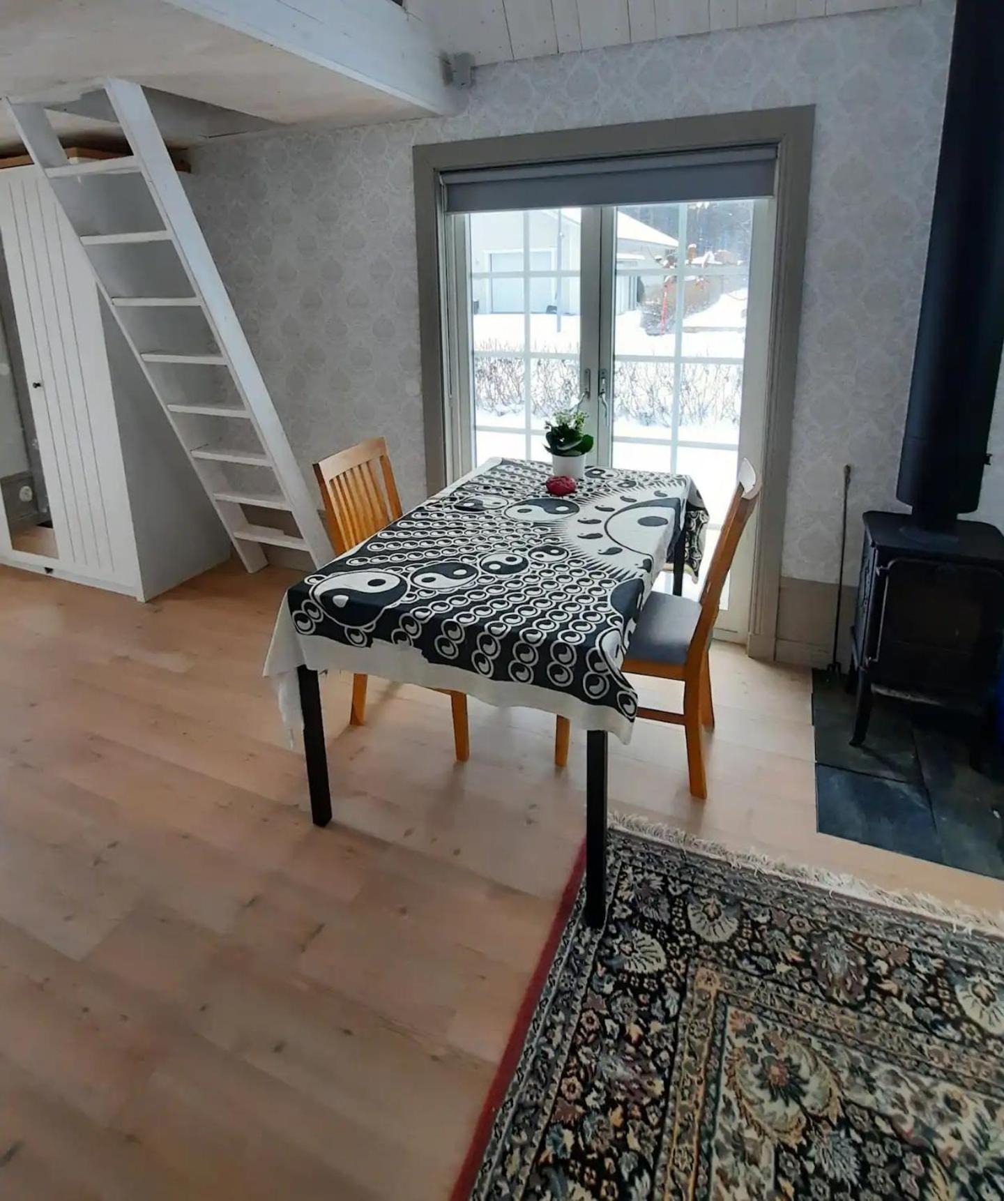Charmigt Hus Och Mysigt Boende! Hudiksvall Eksteriør billede